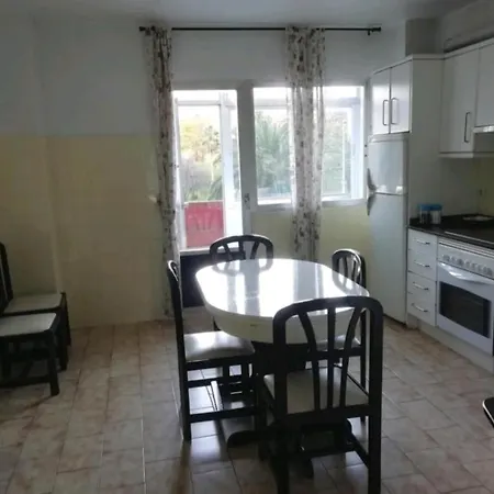 Apartamento 4 Minutos En Tren A Gran Via + Parking Gratis Bilbao