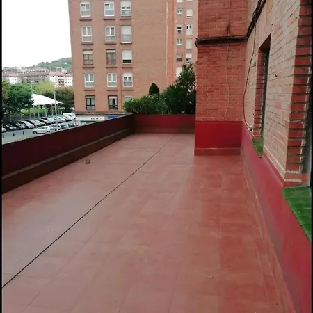 4 Minutos En Tren A Gran Via + Parking Gratis * Bilbao